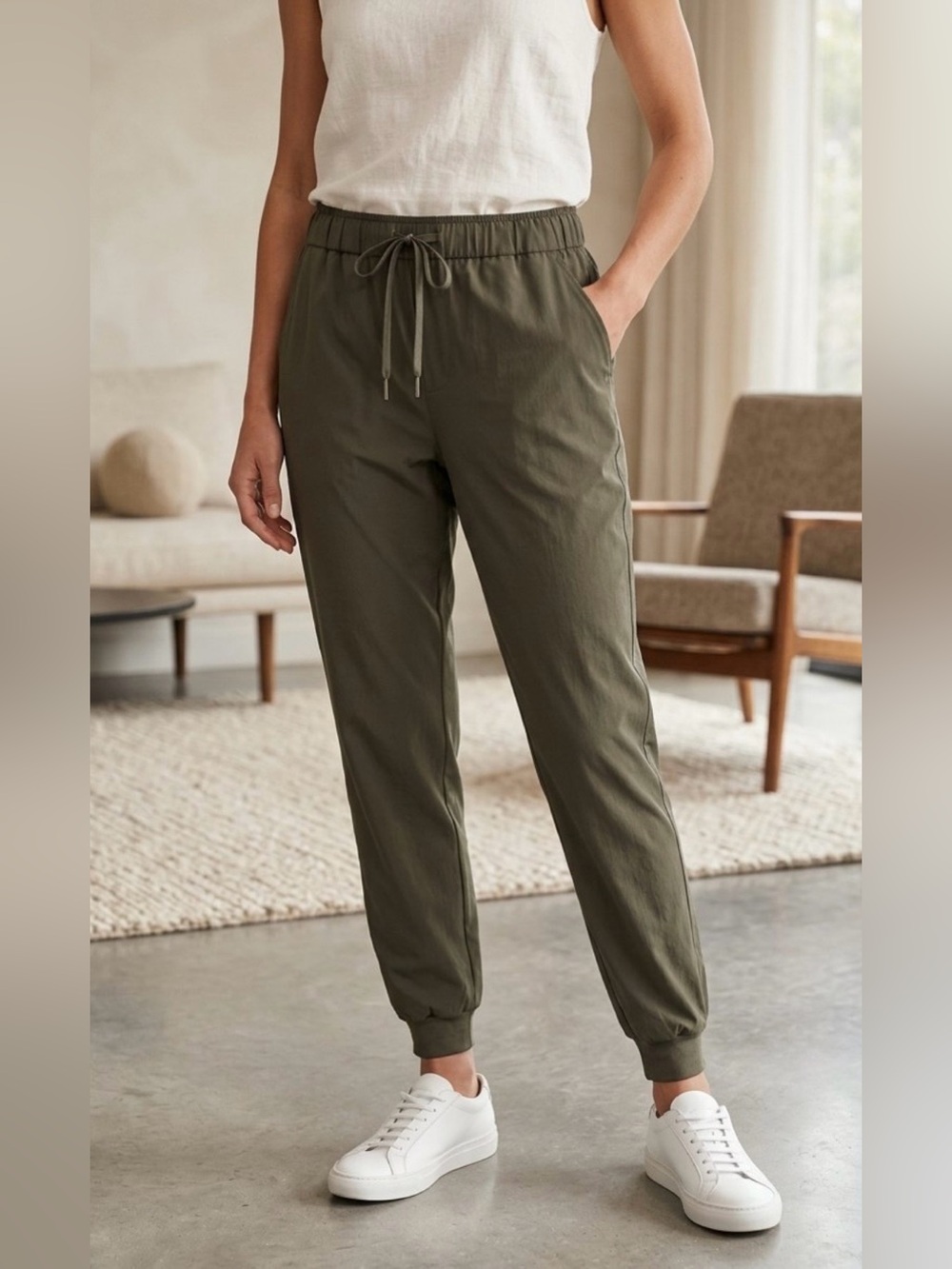 Lululemon Stretch High-Rise Jogger Full Length Dark Olive EUC Size 16